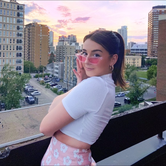 Meet your Posher, Brittany - Picture 1 of 1